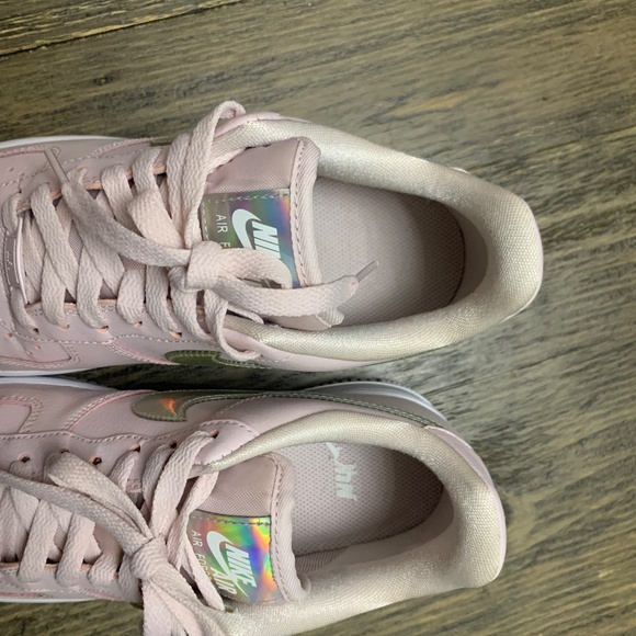 Nike Air Force 1 Lows Light Pink Iridescent Swoosh - Picture 2 of 6